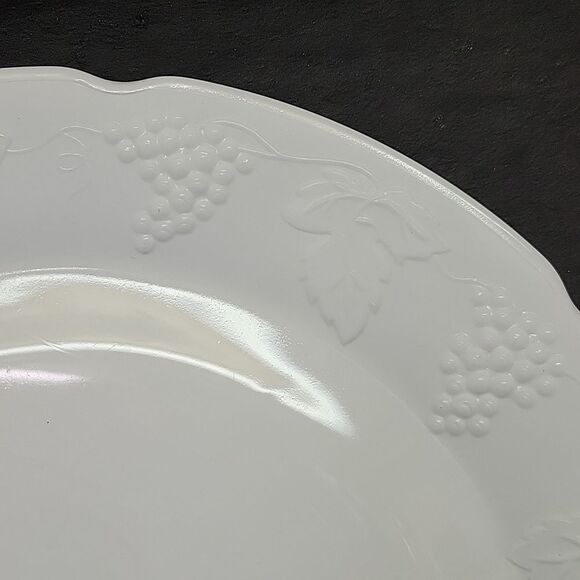 Vintage Milk Glass Colony Harvest Grape Serving Platter 14" - Picture 2 of 5